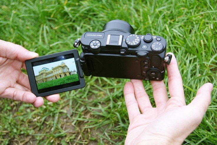 Nikon Coolpix P7700 (7).jpg